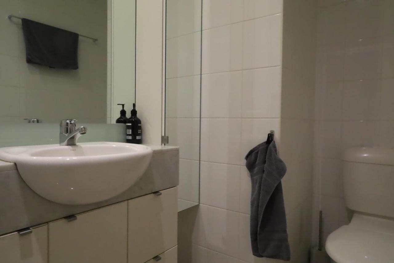 The Walkup Southbank Apartment เมลเบิร์น ภายนอก รูปภาพ